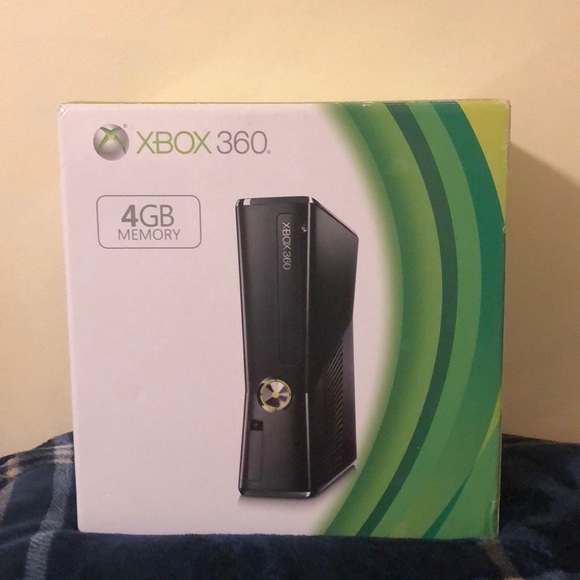 XBOX 360 4gb - Picture 1 of 2